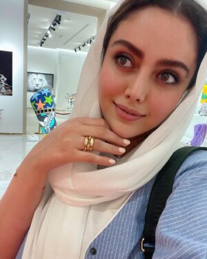 Shadi Mokhtari Instagram - •
Anchor your soul to LOVE not hate.🤙🏻