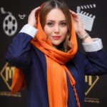 Shadi Mokhtari Instagram - • آخرین اکران مردمی فیلم سینمایی«پرونده باز است» به کارگردانی استاد کیومرث‌ پوراحمد عزیز… آقای پوراحمد نازنین حیف که نبودید تا در کنارهم به تماشای آخرین اثرتان بنشینیم…تا همیشه باعث افتخارمه که در فیلم شما حضور داشتم…خالق بزرگ و دوست داشتنی «قصه‌های مجید»، «خواهران غریب»، «شب یلدا» و… ۳. شهریورماه.۱۴۰۲ • 📸: @i.m0hamd @ghazalpanahi_photography @raaha_hashemiy @soheili_amir @nazaninsheykhpour__ 🙏🏻🤍💫