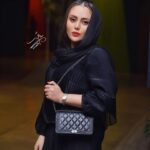 Shadi Mokhtari Instagram - • اکـران مردمیِ فیلمِ سینماییِ «پـرونده بـاز است» ۳. مـُرداد. ۱۴۰۲ 🌱 • 📸: @soroushmn_ @lemanblink @i.m0hamd @atefehbabaei__ 🙏🏻🤍💫