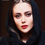 Shadi Mokhtari Instagram - • اکـران مردمیِ فیلمِ سینماییِ «پـرونده بـاز است» ۳. مـُرداد. ۱۴۰۲ 🌱 • 📸: @soroushmn_ @lemanblink @i.m0hamd @atefehbabaei__ 🙏🏻🤍💫