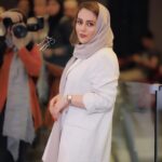 Shadi Mokhtari Instagram - • اکـران مـردمی فیلمِ سـینماییِ «پـرونـده بـاز است» • 📸: @soroushmn_ @negarpourbahrii 🙏🏻🌸