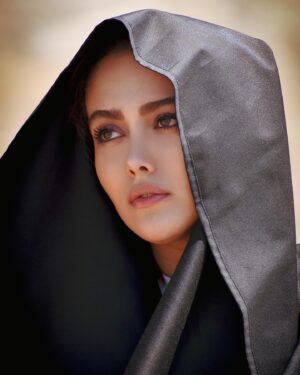 Shadi Mokhtari Instagram - •
چیزی پُشتِ سرم فریاد میزد؛امّا برنگشتم…!🖤
•
📸: @negarpourbahrii 😍