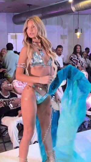 Shae Smolik Instagram - 🧜‍♀️So grateful to model for @lostoceanswim and feeling blessed that @charity.grace the designer, cast me to walk for her unique and beautiful brand in @atlswimweek🧜‍♀️
Makeup by the talented @fishmannn 🐚