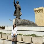 Shahad Hasan Instagram - الخيل والليل والبيداء تعرفني، والسيف والرمح والقرطاس والقلم. #المتنبي