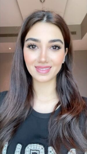 Shahad Hasan Instagram - ومن الحب ماقتل…
تعرفون قصة غير هذه عن الجملة؟؟؟