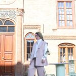 Shahrzad Kamalzadeh Instagram - من این سوی دنیا تو آن سوی دنیا چرا از من او را گرفتی که ماتم بگیرم من این سوی دنیا تو آن سوی دنیا چرا درد خود کم بگیرم ز روزی که رفته ز پیشم او نامه ننوشته ز خاطر مگر برده او از دل یاد بگذشته دریغا گذشته گذشته خدایا همه هستی ام را گرفتی همه هستی ام را تو یکجا گرفتی اگر روزی از این قفس پر بگیرم روم سر به پایش نهم تا بمیرم و یا زندگی را من از سر بگیرم #استاد_گلپایگانی