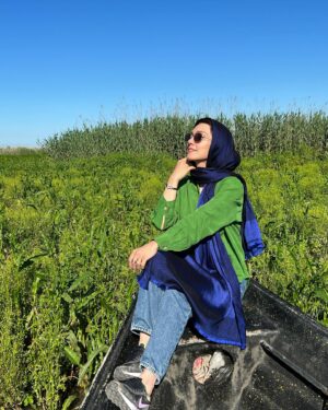 Shahrzad Kamalzadeh Instagram - وبه آواز بلند قصه کوچ مرامی خواند
فرصتی نیست
مرا که به تنهایی خود گریه کنم 

#شهرزاد_کمال_زاده #ایران #شمال #بندرانزلی #رهایی #اردیبهشت #۱۴۰۱ #طبیعت #ایرانگردی #کوچ#تالاب_انزلی