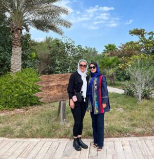 Shahrzad Kamalzadeh Instagram - یاد بگیر که چیزی را که داری قدر بدانی، قبل از اینکه زندگی تو را وادار به قدردانی از چیزی کند که داشتی 

#شهرزادکمالزاده #شهرزاد_کمال_زاده #جزیره_کیش #دوستی#زیبایی #آرامش #دوست #بهمن#۱۴۰۰ 
@sepidehkazemii ❤️👭