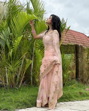 Shaily Priya Instagram - Ye sukoon kahan pe hai haasil?
 
pc- @vaishalichavan208