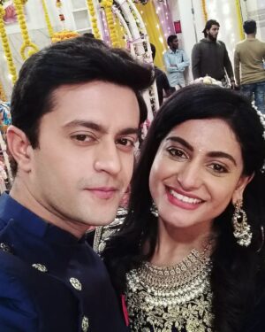 Shaily Priya Instagram - Logon ki demand thi to daalna to tha hi @shailypriya 💙