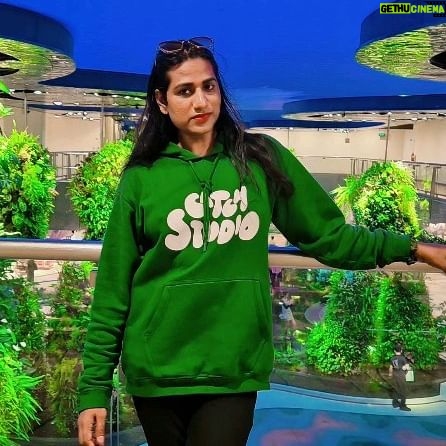 Shakeela Instagram - Dance try panna varala 🫣😀singapore airport la