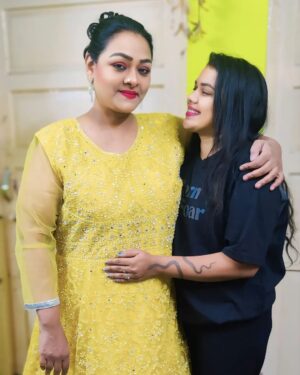 Shakeela Instagram - Miss you Amma ❤️🫂 #motherlove #shakila #amma #good #insta #reels #insta #missyou #happydays #time #life #shakilaAmma #insta #happy