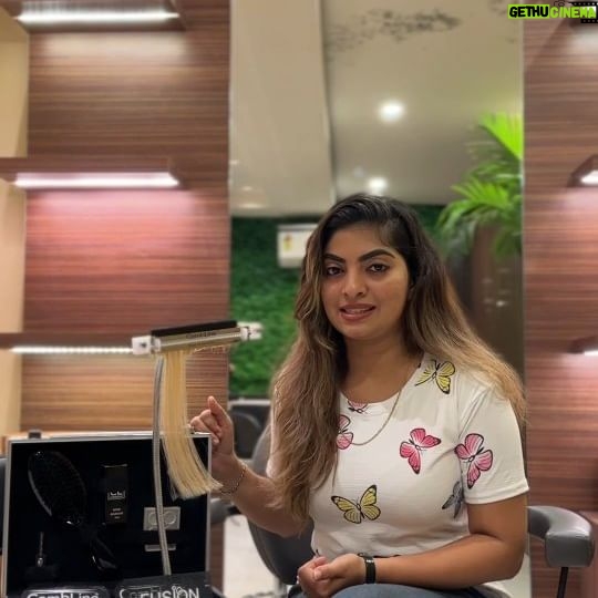 Shakeela Instagram - THE COMBLINE HAIR EXTENSION π WE ARE THE FIRST IN ASIA PROVIDE COMBLINE HAIR EXTENSION πβ£οΈ Small glimpse of combline hair extensions and briefing the importance of hair extensions just check it out the full video and ping us for more details βΊππΌ π Location : adyar BOOK NOW : @susilonbeautyartstudio β£οΈ β CONTACT : 7448484344 #hairextensions #hair #fashion #hairstyle #hairstyles #haircut #delhi #haircolor #salons #karolbagh #instagood #makeup #makeover #hairdo #beautiful #beauty #haircare #hairstylist #happyclient #sodelhi #followme #hairlove #happycustomer #potd #wig #india #aesthetics #wedding #naturalmakeup #love