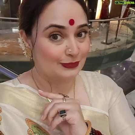 Shalini Kapoor Instagram - APNI TAREEF KHUD KARO...DOOSRO KI WAIT KARNE KI KYA ZAROORAT HAI HAINA🤣🤣🤣🤣🤣🤣🤣🤣🤣