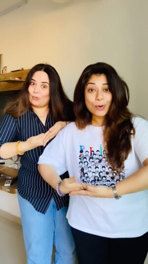 Shalini Kapoor Instagram - Kaise lage hamare bachhe 😂😂😂😂🤣🤣🤣😂😅😂🤣😂🤣😂🤣😂🤣🤣🤣🤣🤣🤣🤣🤣🤣😂🤣😂😂🤣
.
.
We fell laughing doing this 😂🤣😂🤣😂🤣😂🤣😂🤣😂😂😂🤣🤣🤣🤣🤣🤣😂😂😂😂🤣🤣🤣
.
.
.
.
#comedy #reels #funnymemes #funnyvideos #funnyshit #reelsinstagram #sofunny #sisters #family #familygoals #laugh #husbandwife