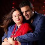 Shalini Kapoor Instagram - Ye itni pyaari tasveer khichwai thi aur upload karna hi bhool gaye...🥰🥰🥰🥰🤣🤣🤣 Aise hi Kai baar hum pyaar karte hai aur jis se karte hain unko jatana bhool jaate hain...Lekin har kisi ko acha lagta hai sunkar ki wo azeez hain...aur aap unki kadrr karte hain... HAINA? To chalo batao unko aur Jeevan khush banao unka...🥰🥰🥰🥰 ALL THE 👌 👍 BEST