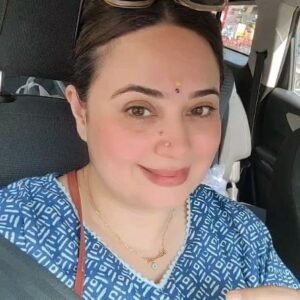 Shalini Kapoor Instagram - AAPKA KYA KHAYAL HAI KYA AAP MERI TARAH HAIN?