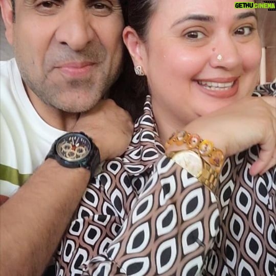Shalini Kapoor Instagram - This was our day out to relive a moment...We had come to this Dhaba in Lonavala some good 12 yrs back when @aadyya._ask yas just few months old .Will try n upload that pic on story if I manage to find that.... Wanted Aadyya to come along n recreate the picture buttttttt TEENAGERS as you know have a mind of their own.She decided to opt out while we were ready๐
๐
๐
๐
๐
leaving us no option but to still continue.๐คฃ๐คฃ๐คฃ #couple #couplevideos #memories #travel #travelphotography