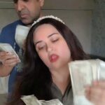 Shalini Kapoor Instagram - WE ARE VERY BUSY PEOPLE .....DO YOU WANT TO BE AS BUSY AS US?🥰🤣🤣🤣🤣🤣🤣🤣 #funny #trendingreels #couplegoals #bollywood #lifestyle
