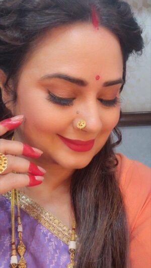 Shalini Kapoor Instagram - Kya aapke saath bhi aisa hua hai ki aapne dilo jaan se kisi rishte ko seencha aur us rishte me aapki kadrr nai hui...

To aapko kya karna chaiye?

Kuch nai ....aage bhi sirf pyaar ki vibes bhejni chaiye chahe baat ho naa ho...Agar pyaar kiya hai to issse Kam kuch bhej bhi to nahi sakte haina....

Universe sab dekh raha hai...wo aapke pyaar ko pehchaanta hai...aapki intention ko jaanta hai...

So ....keep sending good vibes...🥰🥰🥰