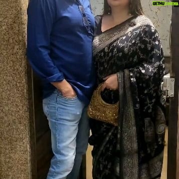 Shalini Kapoor Instagram - So attended a very interesting birthday yesterday and the theme was A COURT..... There was a witness box (jisme humne bohut saari pics khinchwai)🤣 A proper courtroom setup🔨 Every table has dummy law books n a Tarazu...(it was looking so interesting) Wish had taken pics of all...but we were busy enjoying...💃🩰🕺 All in all...happy evening... THANK YOU GOD... BY THE WAY HOW DO YOU LIKE MY BLACK SAREE? #celebstyle #celebrity #boollywood #instagood #instagram #enjoy #enjoylife