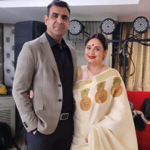 Shalini Kapoor Instagram - Me" Janu koi acha sa caption batao"

He..."I love you"

🥰🥰🥰🥰