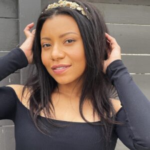 Shalita Grant Instagram - 2021: Bring it 💋
.
#searchpartymax #younetflix #topshopstyle #topshopheadband #naturalhairgoals #longtype4hair #homesilkpress #shalitagrant #gayactors #gaygirls🌈 #firstphoto #2021goals