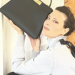 Shalom Harlow Instagram – 🖤🖤PEEK-A-BOO 🖤🖤

Thought you’d love to have a peekaboo at my new Fendi Peekaboo bag. So chic!

Thank you @mrkimjones @silviaventurinifendi @delfinadelettrez for the sweet share 

#FendiPeekaboo
#InLoveWithMyPeekaboo
#Fendi @fendi