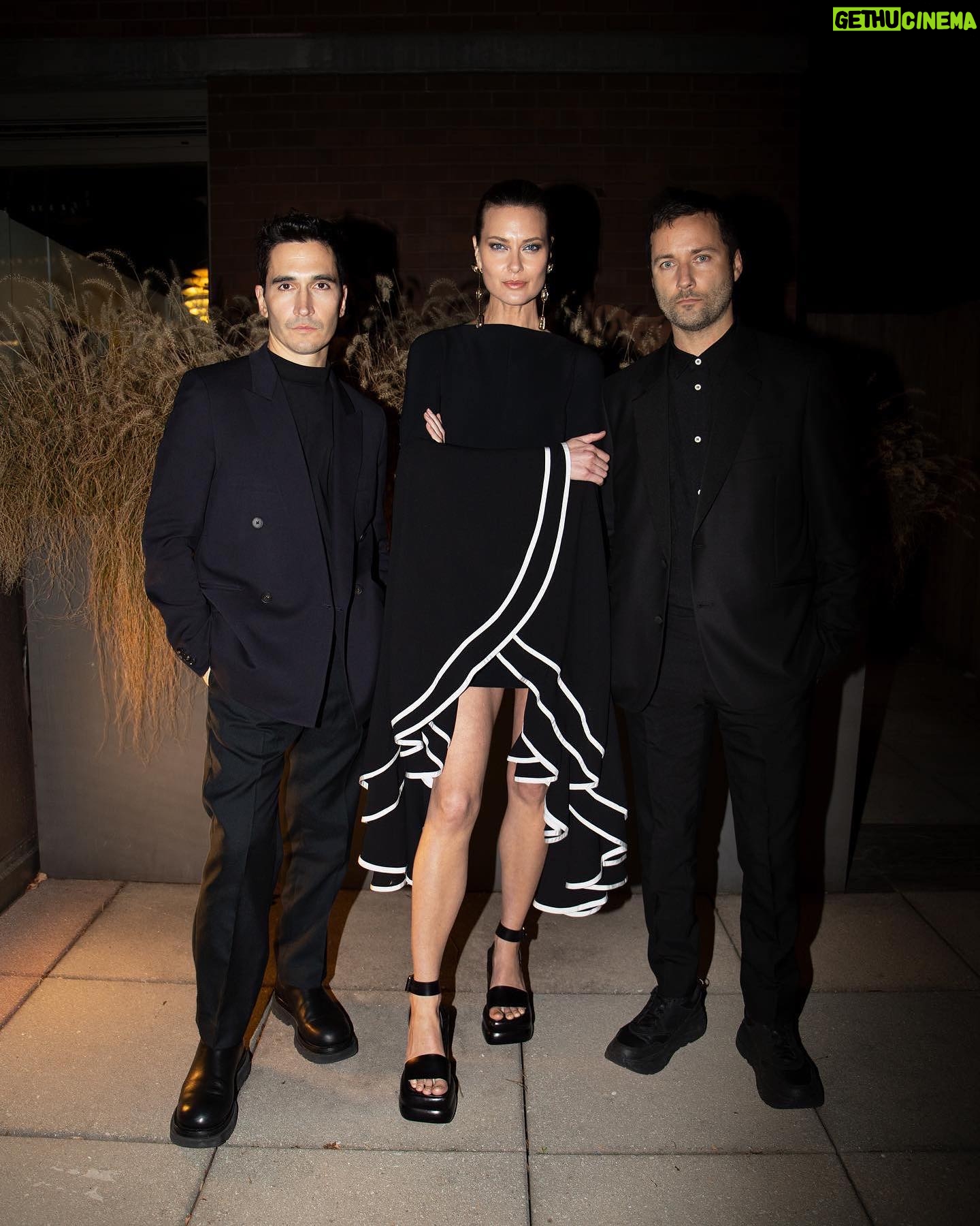 Shalom Harlow Instagram - ⭐️ Celebrating all the nominees at the CFDA awards ceremony last night with @proenzaschouler ⭐️ Loved being with you two and our delightful table with @rickiedesole and the @nordstrom gang GLAM @kevinryanhair @markcarrasquillo @julianniznik @ivanmbart #cfda
