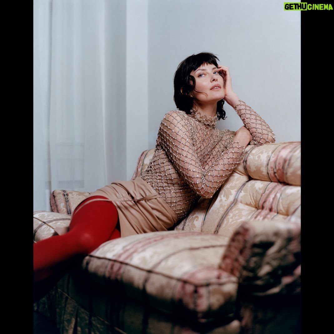 Shalom Harlow Instagram - π€VOGUE POLAND DECEMBER 2022π€ @vogue.polska I actually ran part of the New York City Marathon to get to our location to shoot this story. I hope you agree the effort was worth it πββοΈπββοΈπββοΈ πΈ @stuart_winecoff @carolinaorrico @errolkaradag @alliesmithmakeup @inalekiewicz @meganmccluskiecasting @julianniznik @imgmodels
