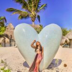 Shamari DeVoe Instagram - Thank you for all of my special birthday wishes and to all my people who are making the most out of this life with me! Love always, Mari 💋 ✨ • • 📸 @santiago_arenas_photography 💄 @crispinbeauty_mx 🪡 @cleahcouture