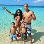 Shamari DeVoe Instagram - “We heard it’s below 60 in Atlanta and raining… y’all good!?” - The DeVoes in Paradise ☀️ 🏝️ 💦 • #DeVoeted