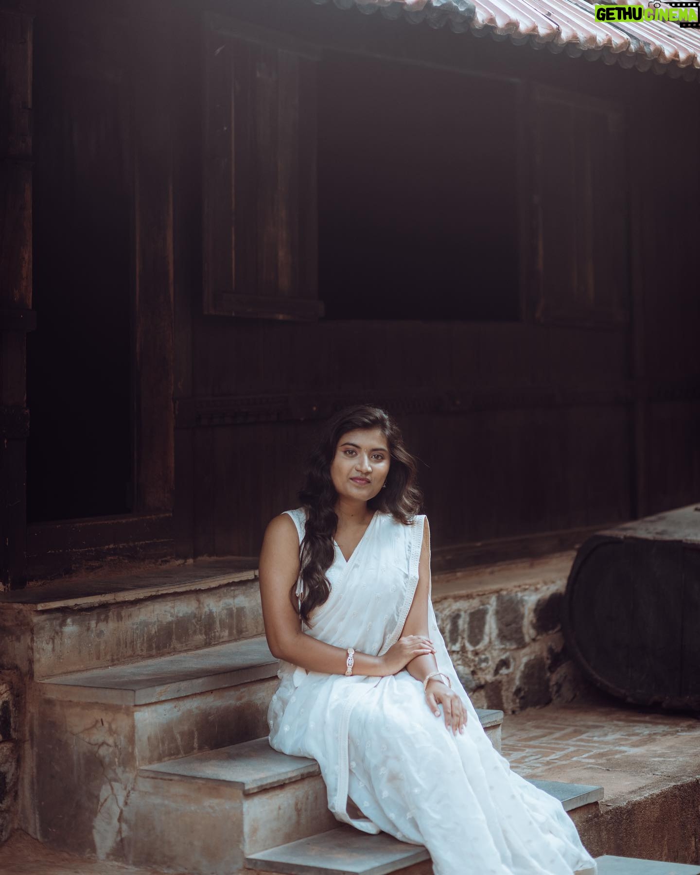 Shamni Mahe - 11.4K Likes - One day at a time .
Shot for @aadiya.paris 🤍
Photograph @rajasababady
Muse and muah @gangadevi_makeover_artistry
Jewellery @littlefingers_bridal_jewellery