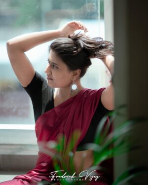 Shamni Mahe Instagram - Hair up .sunnies on. World off.

📸 @vijayfredrick_secrets 🐒
