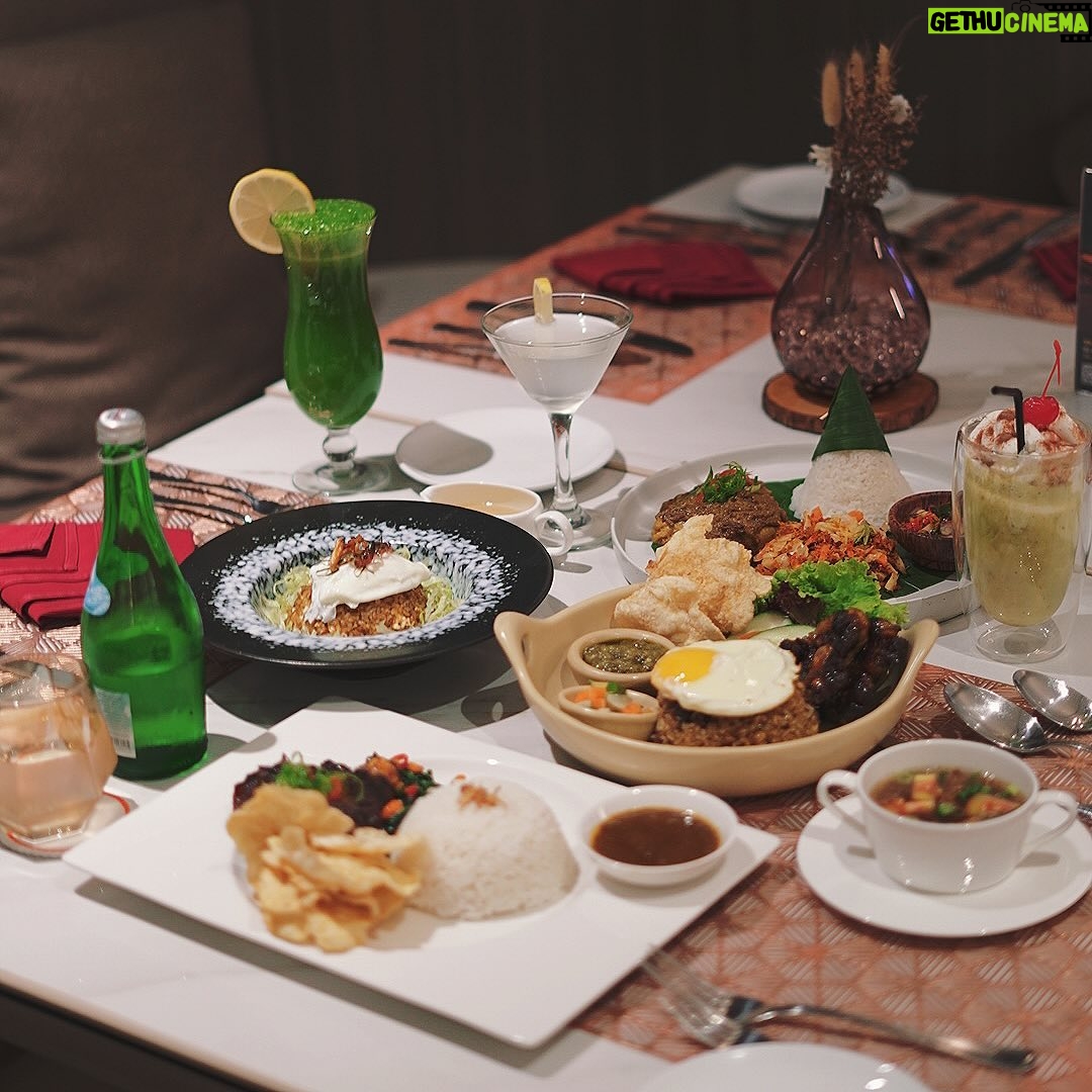 Shanice Margaretha Lie Instagram - welcoming 2024 with good food! SUPERB NASI GORENG PORANG SAMBAL ROA 🥹💖