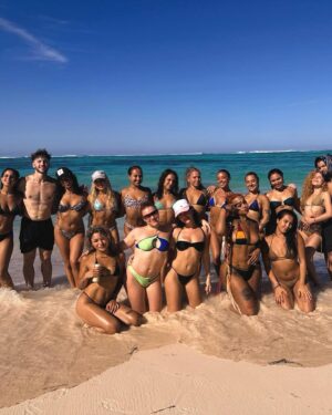 Shanie Blais Instagram - Floating in DR 🇩🇴
