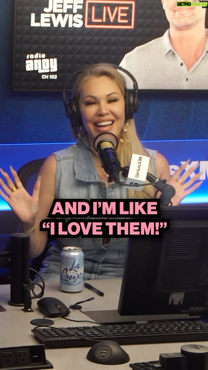 Shanna Moakler Instagram - Better than a bouquet of orchids 💐🚩 #redflags #siriusxm