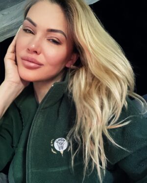 Shanna Moakler Instagram - I got my dads jacket today, and my moms license  plate....very emotional day. My daughter @atianadelahoya has his logo tattooed on her and I'll be doing the same.... however...my heart hurts. I hope all who have lost and are hurting, compassion. Be kind to yourself and thank you to the people who have shown up, I'll never forget you.
