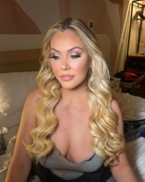 Shanna Moakler Instagram - Can't thank @luxurymuavegas Leah for getting me ready for my pre bday party bash and @lindsay_feldman for taking such great care of me! Ty @crazyhorse3lv for having me! 2 bdays! Crazy how time flies! 💋⚓️💄 dress by @fashionnova ❤️ extensions by @hairdreamssalonlv @hairdreamsusa @michaelboychucklv