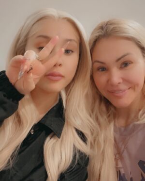 Shanna Moakler Instagram - Happy 18th Birthday to my beautiful daughter @alabamaluellabarker you have grown into a confident, loving, outgoing, ambitious young woman, I am so proud of how strong you are and how you always stayed true to yourself. Our time together means everything to me. Being your mom is one of my greatest joys. I love you. Time has gone to fast. ❤️⚓️🎁👸🏼