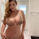 Shanna Moakler Instagram – Hot in the valley this month! ❤️😝☀️bikini by @vix_global working on my fitness with @davidallennutrition