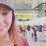 Shannon Elizabeth Instagram - I'm exhausted but thought I'd attempt to share as I raced to my gate....