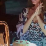 Shannon Elizabeth Instagram – This is what happens when your “friends” play a trick on you in the bush on your birthday! 

#goldenafrica #bush #birthday #safari