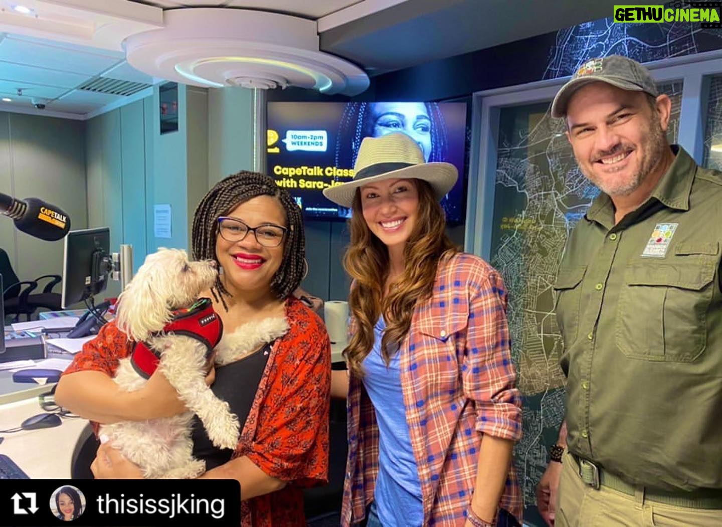 Shannon Elizabeth Instagram - Was such an honor to chat to @thisissjking -Thank you for having us & sharing our work at @shannonelizabethfdn ππ½#Repost @thisissjking γ»γ»γ» A great show this morning on @capetalkza - thanks to @shannonelizabeth and @conservationguy of the @shannonelizabethfdn (and Peanut!) for joining us to talk about their black rhino breeding programme. #Wildlife #conservation #rhino #savetherhino #WeekendBreakfastWithSJK