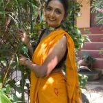 Shanti Priya Instagram - Dance by a fearless HEART ❤️ shanthipriya shanthi priya song Make up by yours truly @shanthipriya333 Hair by @amuthevar Stylist @instylewithaditi Team @_allaboutdisha Saree @forsarees Jewellery @gewelsbymona & @shanthipriya333 #trending #shanthipriya #marathi #90s #bollywood #actress #trendingreel #fyp #reelsvideo #explorepage #reelsvideo