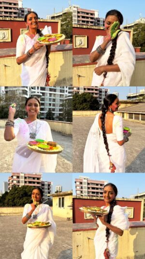 Shanti Priya Instagram - “Let’s splash love, laughter, and vibrant hues! Happy Holi!”♥️🧡🩵🩷🩶💙💚💛

shanthipriya shanthi priya dancer actor 

Makeup by yours truly @shanthipriya333 
Hair by @amuthevar 
Saree by @hema_waghella 
Jewellery by yours truly @shanthipriya333 

#instareels#reels#aesthetic#aesthetinpage #aestheticreels#holi#holispecial#happyholi#holifestival #holireels
#holiphotography#holilook#holiviralreel#holitrending#holitrendingreels#instatrending
#trendingsongs#trending #reelsinstagram #desipinterest #indianaesthetic