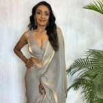 Shanti Priya Instagram – Twirling into the weekend in this gorgeous saree 🧿

Outfit:-@swtantraofficial 

Makeup & styled by yours truly @shanthipriya333 

Hair by @amuthevar 

shanthipriya #saree #mumbai 

#instapost #trending #fyp #shanthipriya #ootd #event #post