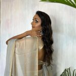Shanti Priya Instagram – Twirling into the weekend in this gorgeous saree 🧿

Outfit:-@swtantraofficial 

Makeup & styled by yours truly @shanthipriya333 

Hair by @amuthevar 

shanthipriya #saree #mumbai 

#instapost #trending #fyp #shanthipriya #ootd #event #post