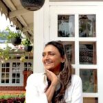 Shanti Priya Instagram - “Learning to love myself a little more every day. 💖 shanthipriya shanthi priya actor dancer holiday love enjoying mood hill station Environment greenery #SelfLove #Journey”