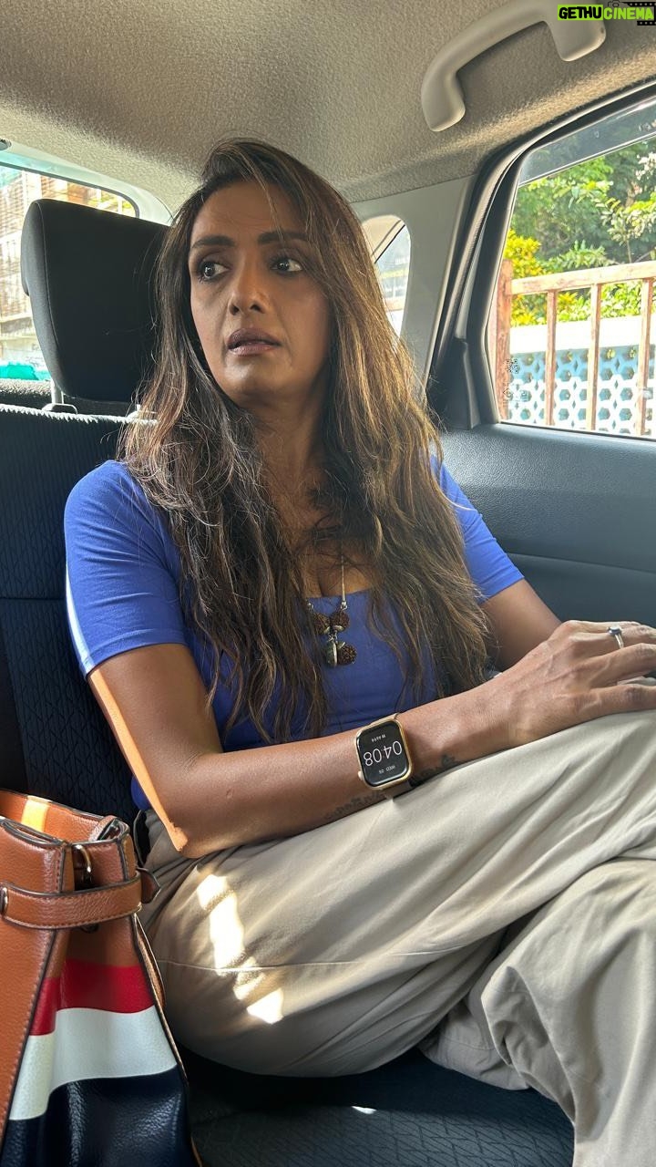 Shanti Priya Instagram - “Your letters remind me of the incredible support and love that make this journey unforgettable. Thank you for always being a part of my story. ❤️” {shanthipriya,shanthi priya,actor,dancer,hill station,Q&A,fan letters,democratic,feminism,demotivation,family,drama,bts,} #shanthipriya #bollywood #90s #actress #hindi #marathi #fan #letter #askmeanything #ama #questionoftheday #qna #questions #answer #comment #ask #fanlove #comeback #evergreen #chitti #shanthi #priya